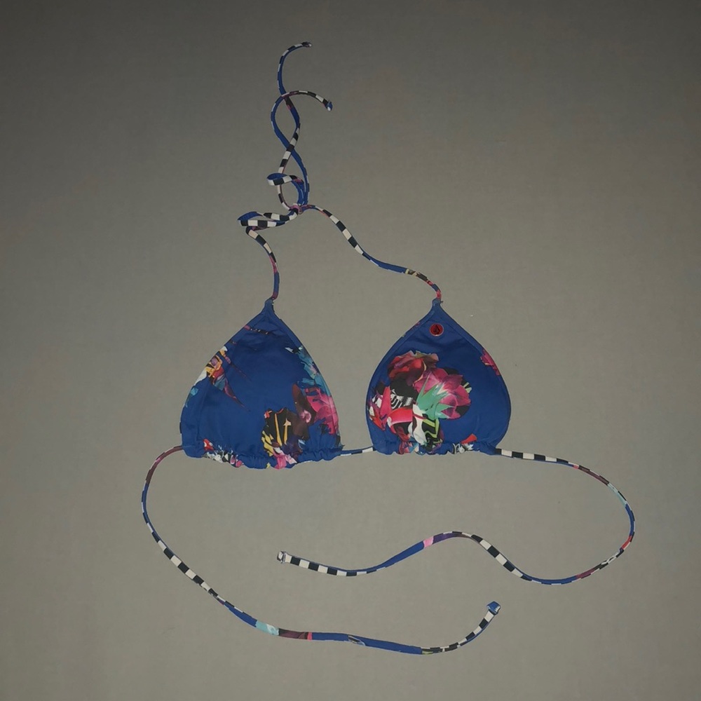 Reversible Volcom bikini - Picture 2 of 4